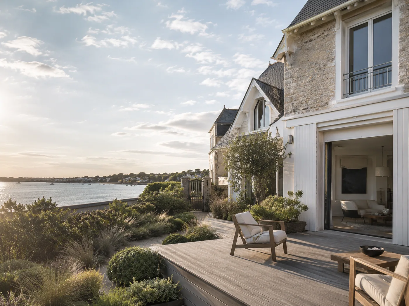 Maison côtière contemporaine ouverte sur l'Atlantique